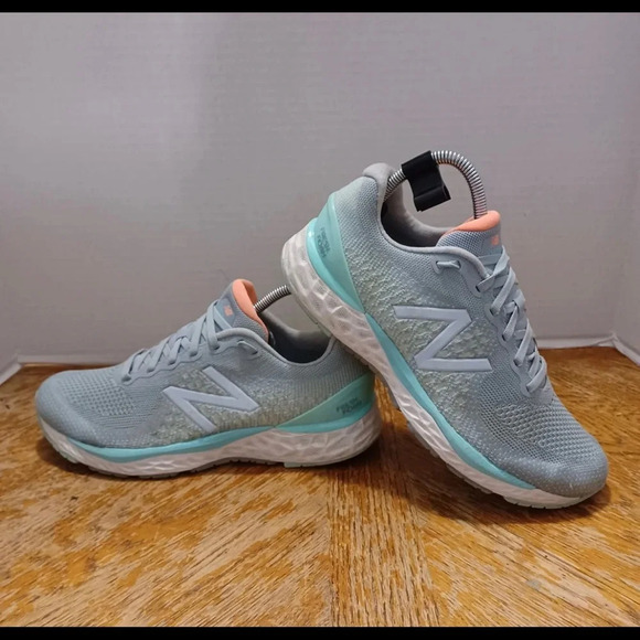 New Balance Women's sz 9D  Fresh Foam 880v10 Light Slate Running (63 box 8) - Picture 1 of 11